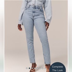 Abercrombie & Fitch Curve Love Ultra High Rise 90s Slim Straight Jean